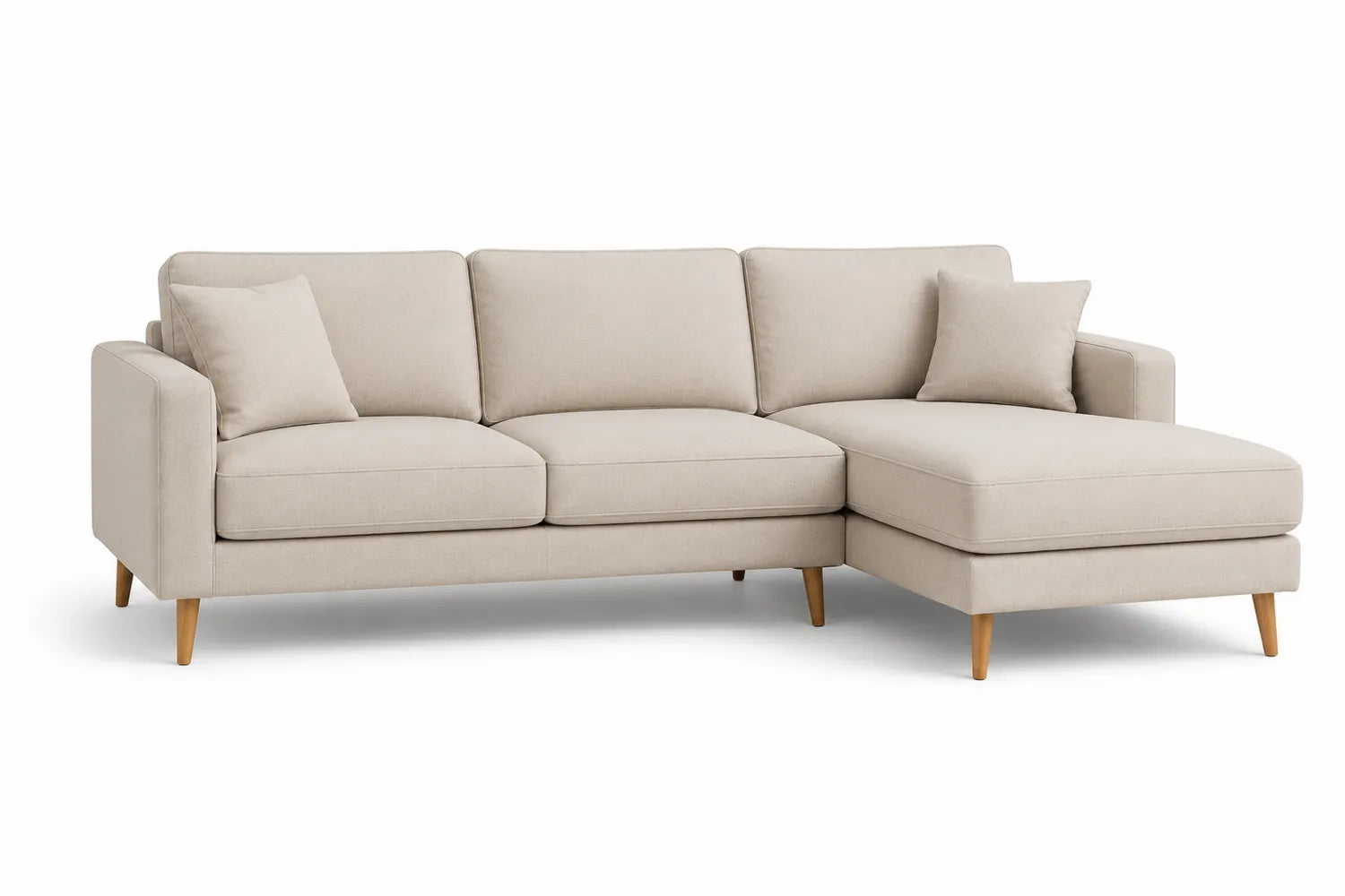 Divano angolare beige in tessuto con gambe in legno massello